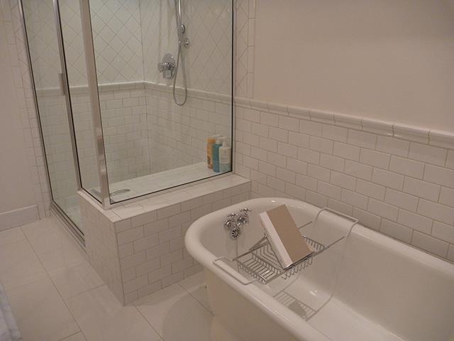 311 North Main Street Springfield, TN 37172 - Photo 12 of 30 Master Tub and Shower