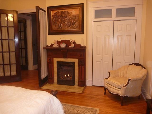 311 North Main Street Springfield, TN 37172 - Photo 9 of 30 Master with gas fireplace