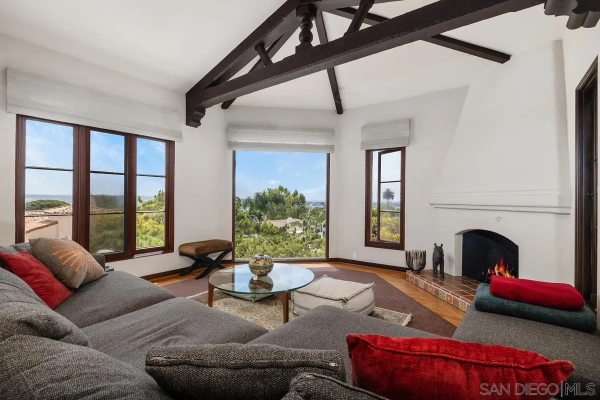 4111 Sunset Road San Diego, CA 92103 - Photo 4 of 36