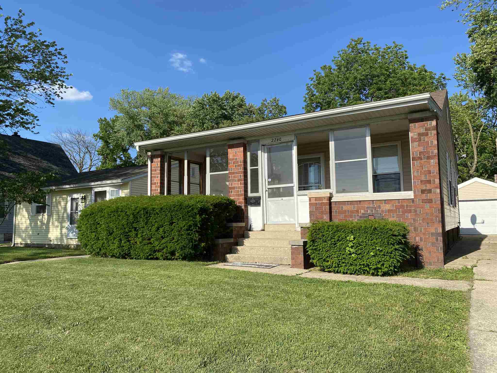2240 South 9th Street Springfield, IL 62703 - Photo 1 of 4