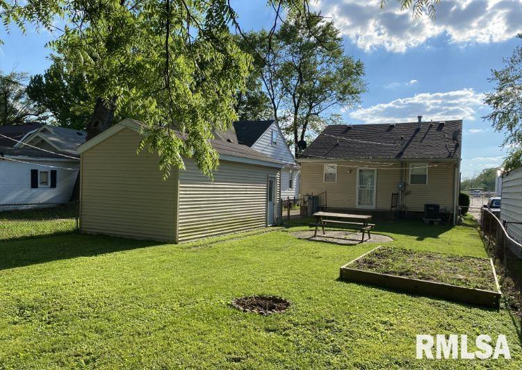 2240 South 9th Street Springfield, IL 62703 - Photo 2 of 4