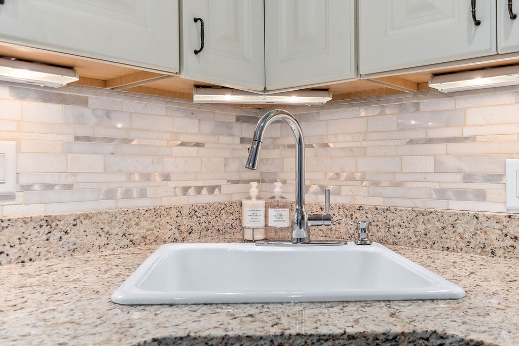 285 Colburn Street Dedham, MA 02026 - Photo 18 of 42