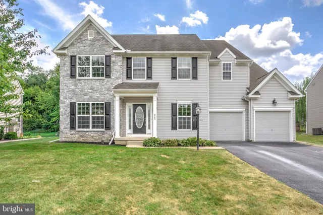 $489,900 | 3704 Skipton Circle, York, PA 17402