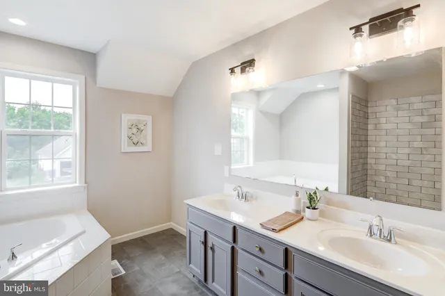 $484,900 | 3704 Skipton Circle, York, PA 17402