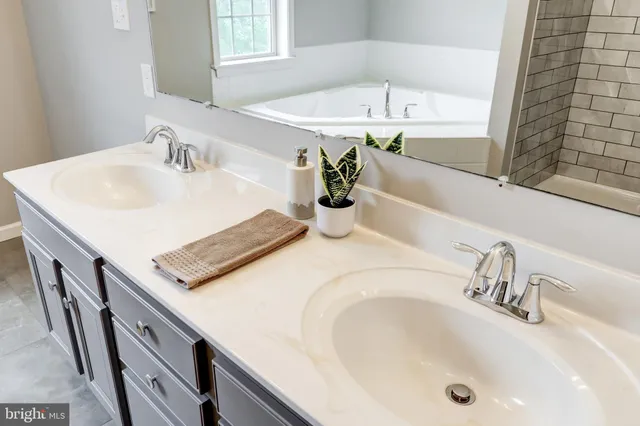 $484,900 | 3704 Skipton Circle, York, PA 17402