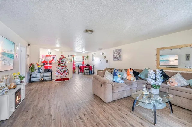 $220,000 | 2330 Wydine Drive, Lakeland, FL 33801