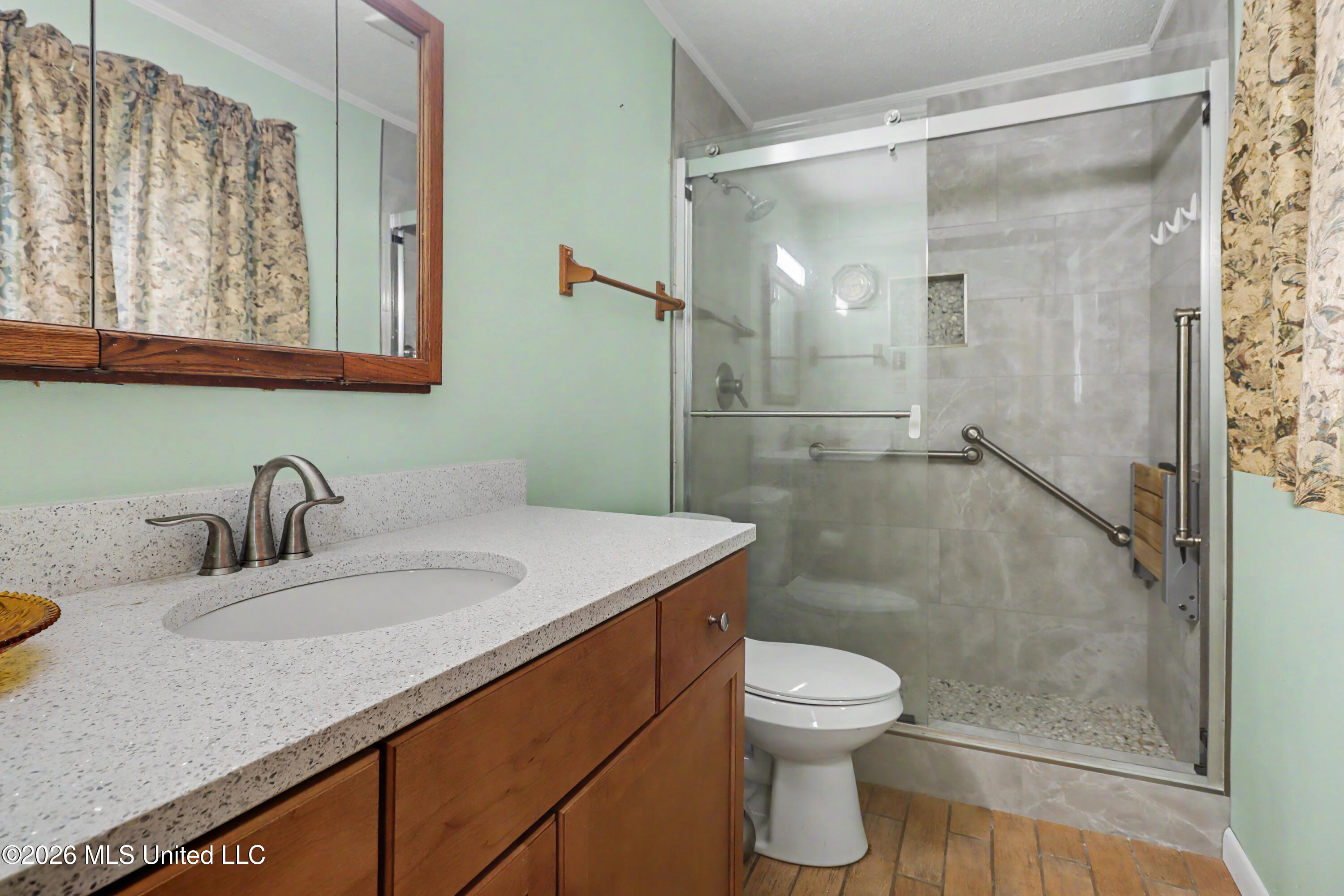2176 Atkinson Road Biloxi, MS 39531 - Photo 22 of 27 primary bathroom