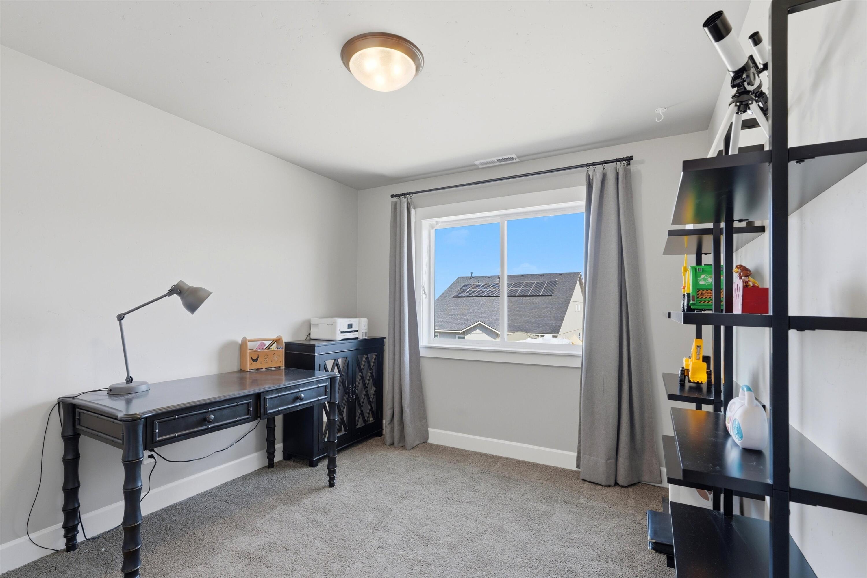 748 Northwest 27th Street Redmond, OR 97756 - Photo 29 of 41 Guest Bedroom #2