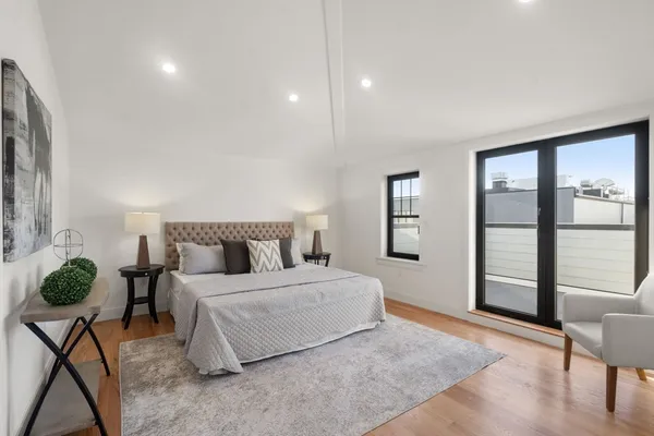 $979,000 | 9 Sydney Street, Unit PH2, Boston, MA 02125