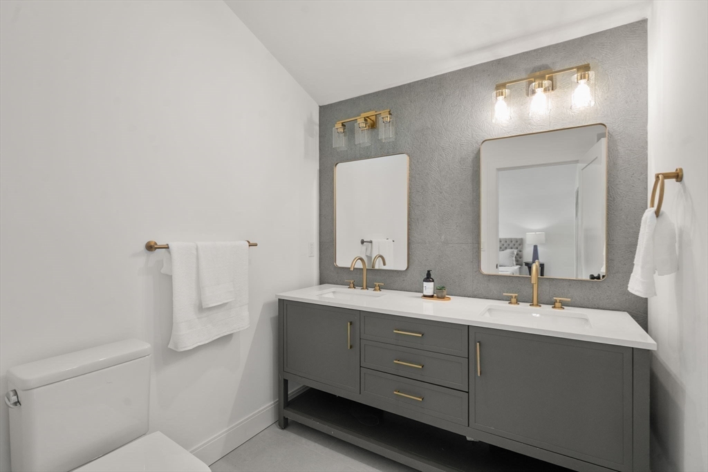 9 Sydney Street, Unit PH2 Boston, MA 02125 - Photo 15 of 25