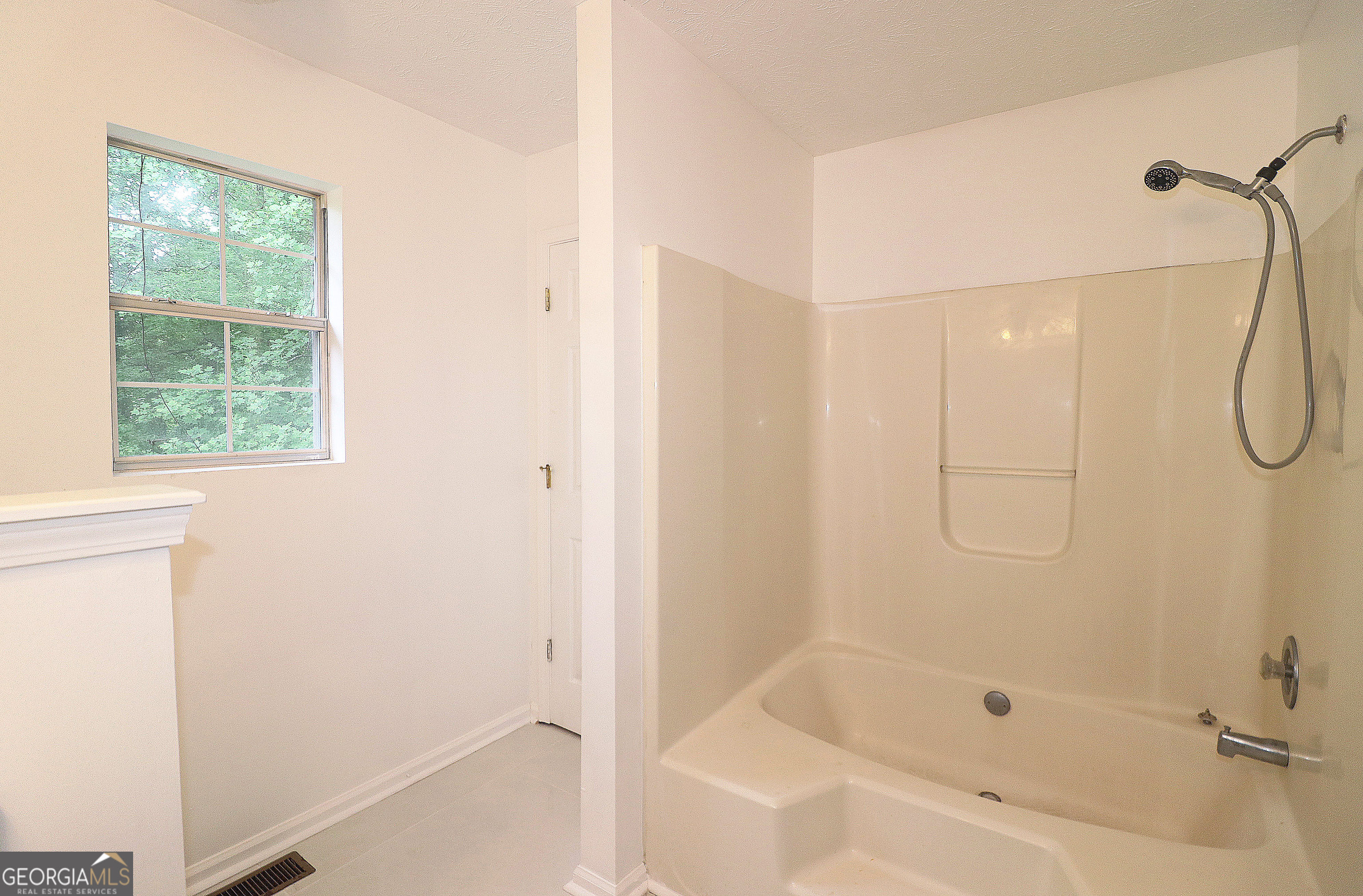 5851 Giles Road Lithonia, GA 30058 - Photo 8 of 12