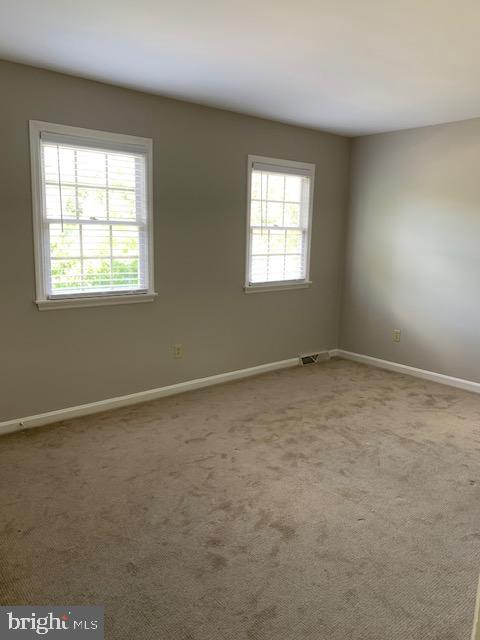 39 Laurie Lane Lititz, PA 17543 - Photo 8 of 8 an empty room with a window
