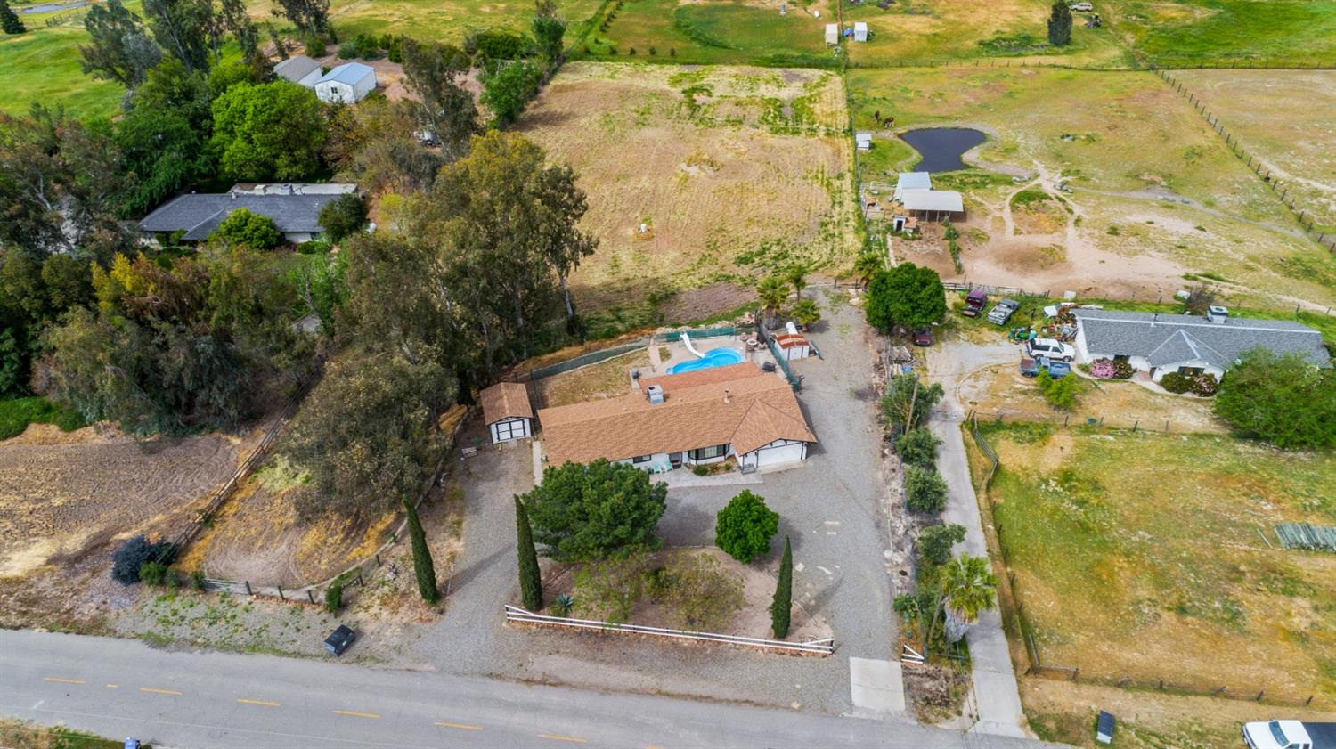 16252 Anaconda Road Madera, CA 93636 - Photo 2 of 24 Gallery Image 2