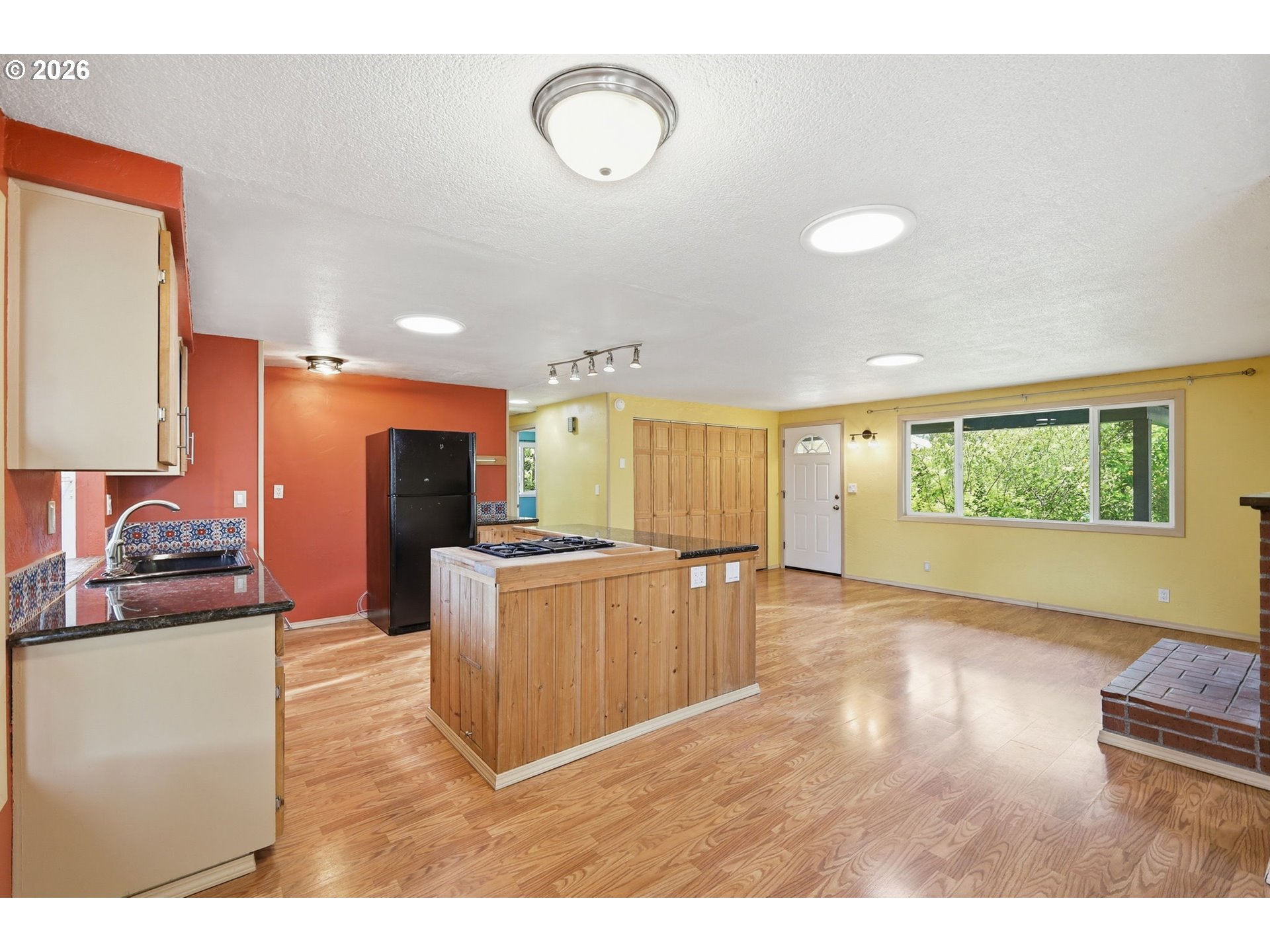 3987 Andover Street Eugene, OR 97404 - Photo 14 of 43 Kitchen/Living Room