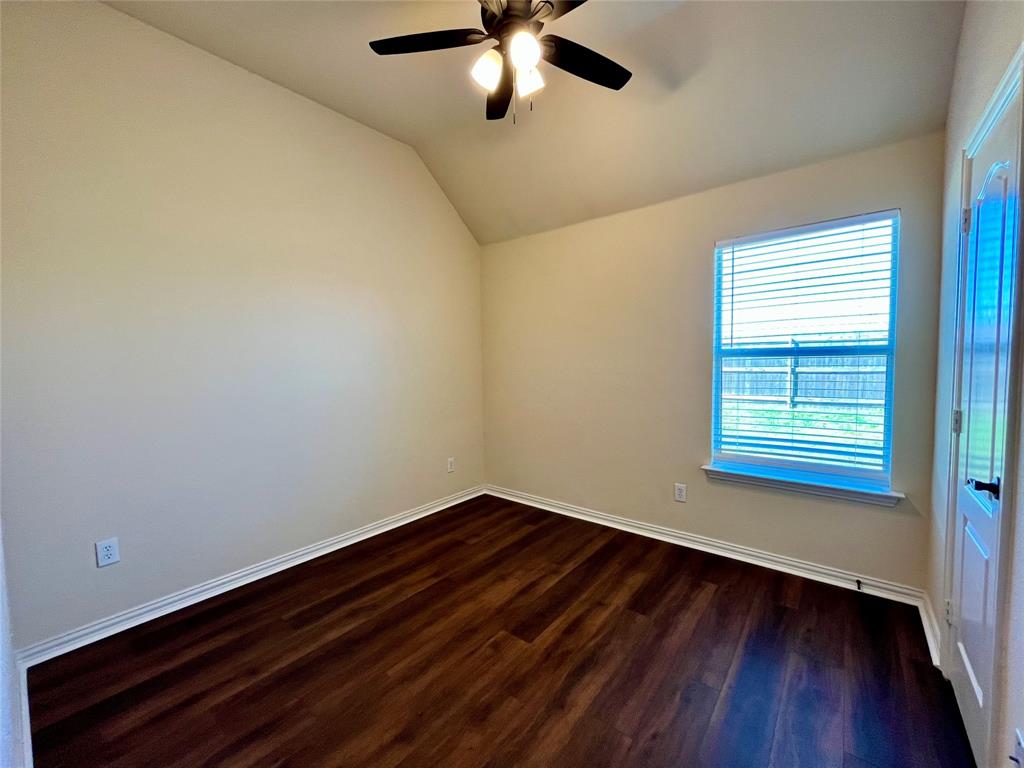 921 Raleigh Path Denton, TX 76208 - Photo 9 of 22