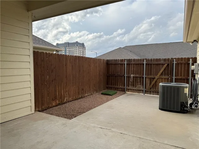 $2,000 | 3805 Estes Park, College Station, TX 77845
