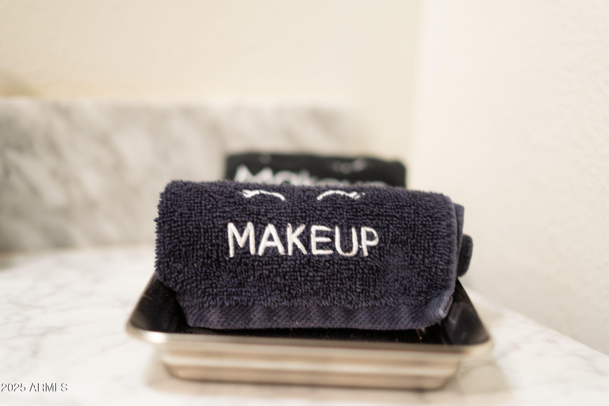 5142 East Nisbet Road Scottsdale, AZ 85254 - Photo 27 of 54 a building with a sign