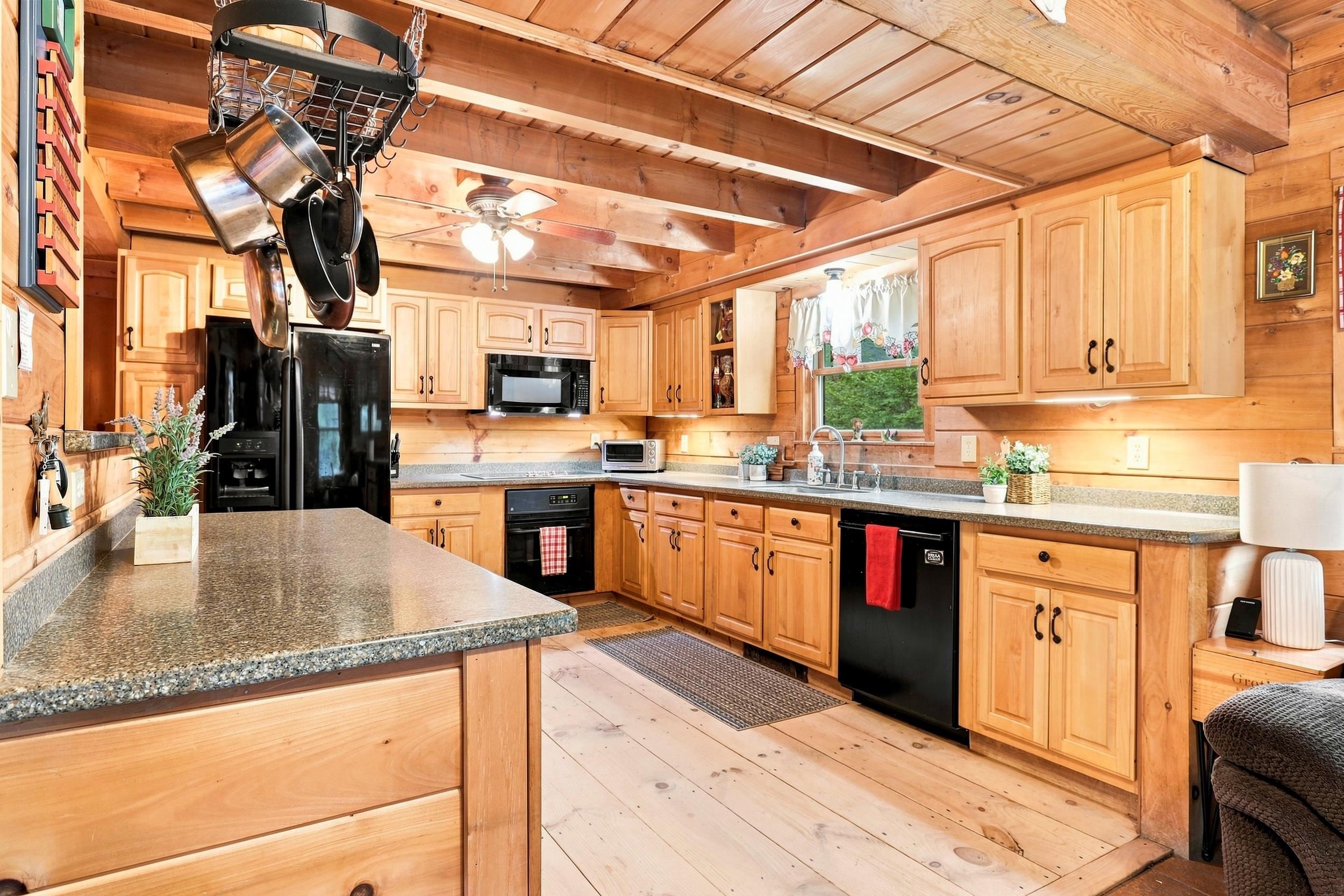 271 Middle Road Deerfield, NH 03037 - Photo 4 of 38 Gallery Image 4