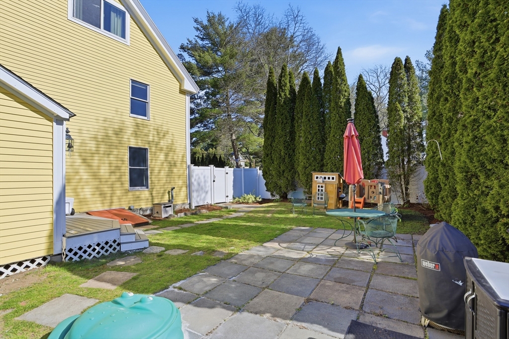 397 Concord Road Bedford, MA 01730 - Photo 2 of 41