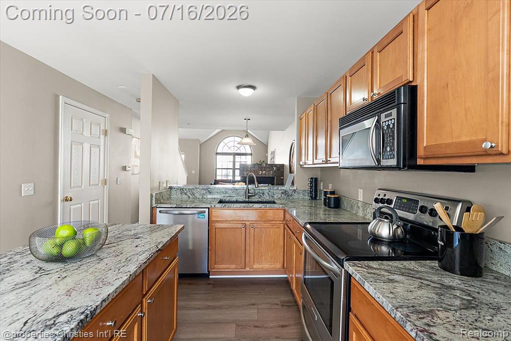 1422 Raliegh Place Troy, MI 48084 - Photo 13 of 39