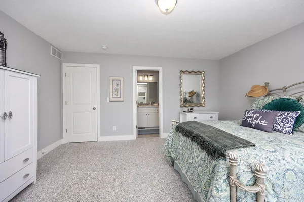 $345,000 | 8911 Barrington Lane, Unit 30, Jenison, MI 49428