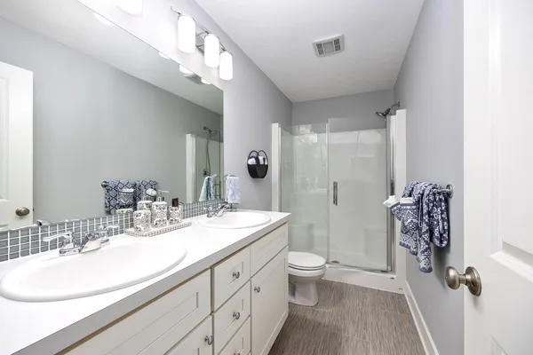 $345,000 | 8911 Barrington Lane, Unit 30, Jenison, MI 49428