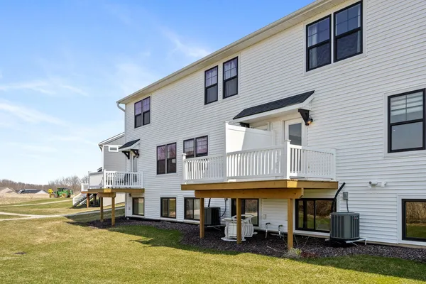 $345,000 | 8911 Barrington Lane, Unit 30, Jenison, MI 49428