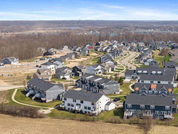 $345,000 | 8911 Barrington Lane, Unit 30, Jenison, MI 49428