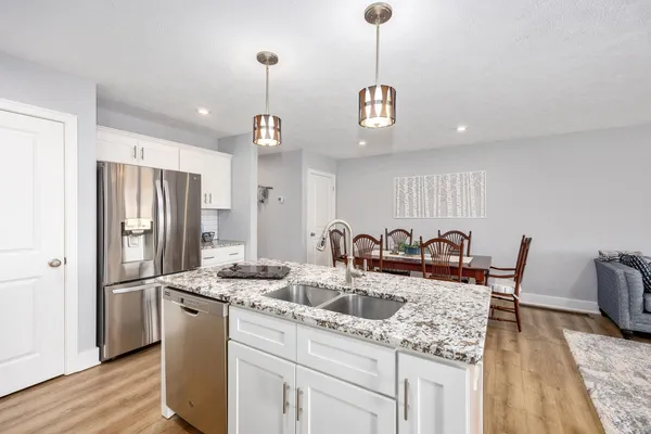 $345,000 | 8911 Barrington Lane, Unit 30, Jenison, MI 49428