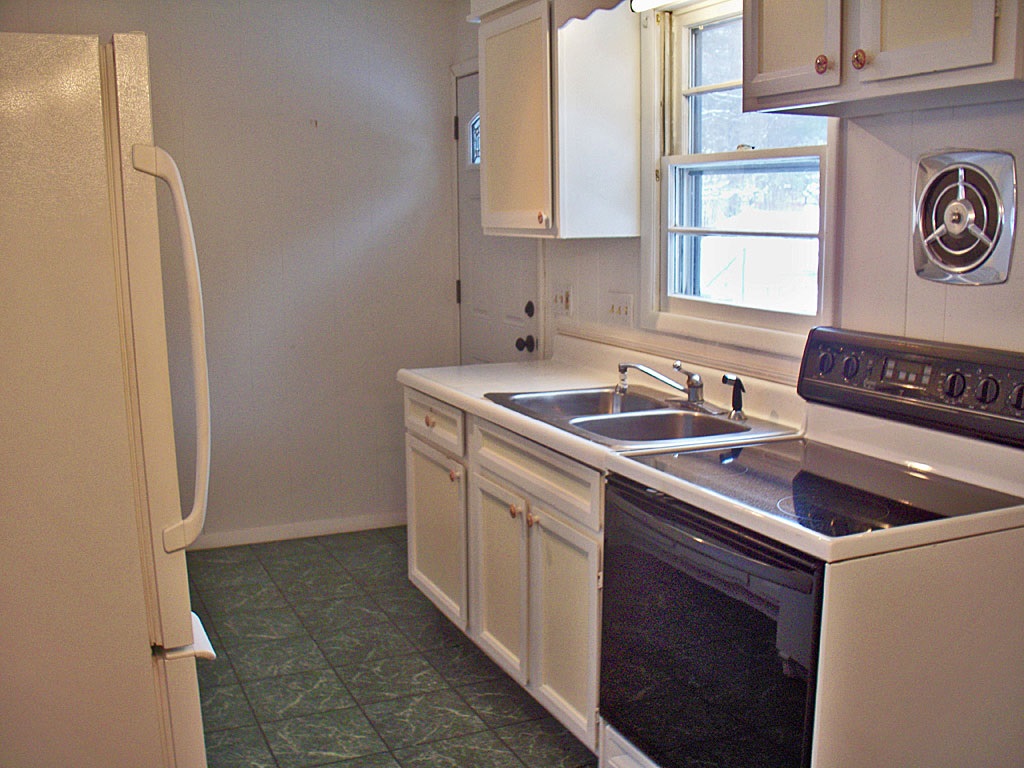 30 Ronaldo Court Rutland, VT 05701 - Photo 3 of 14