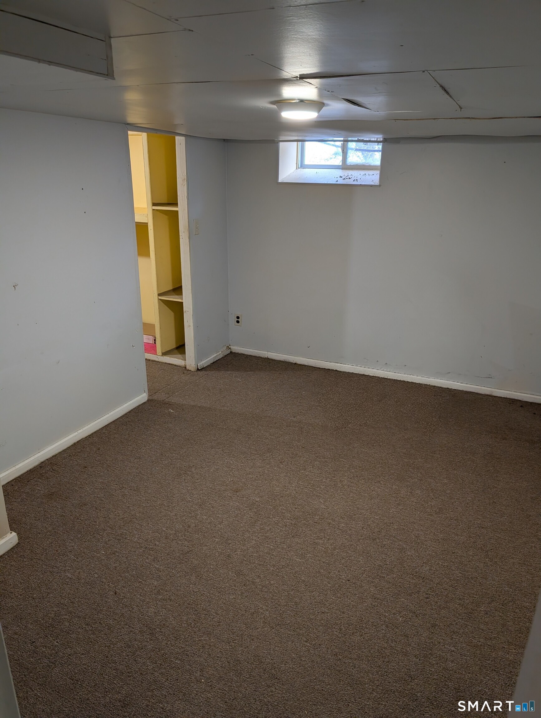 100 7th Street Norwich, CT 06360 - Photo 31 of 32 an empty room with windows