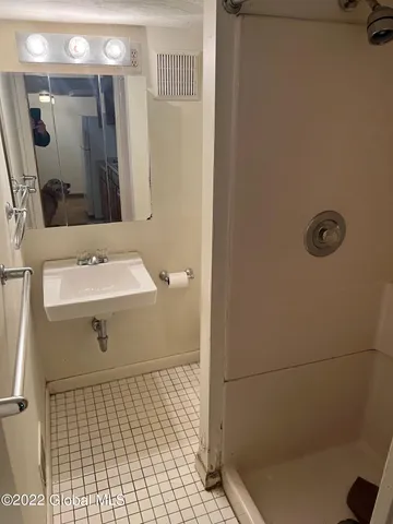 $995 | 106 Braintree Street, Unit BSMNT, Colonie, NY 12205