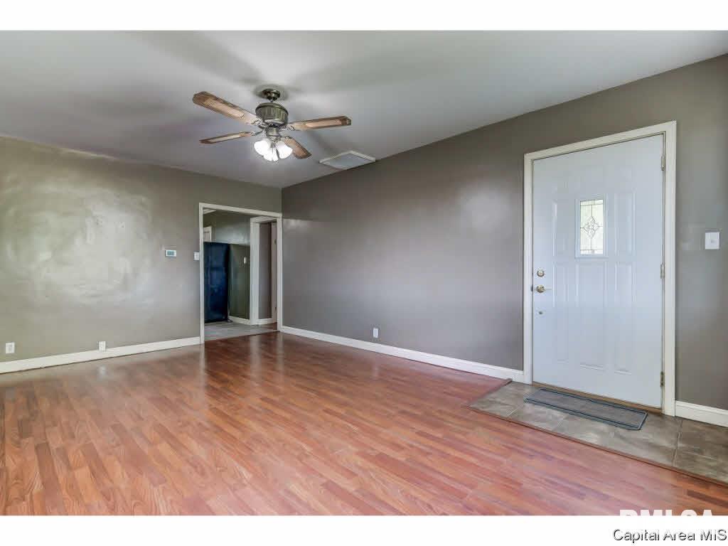 4251 Laverna Road Springfield, IL 62707 - Photo 2 of 35