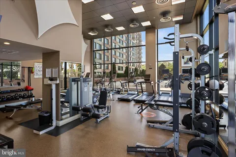 $320,000 | 2451 Midtown Avenue, Unit 819, Alexandria, VA 22303