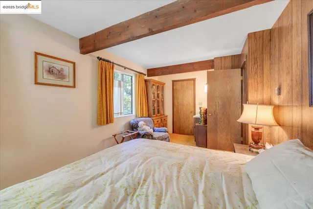 a view of entryway and hall