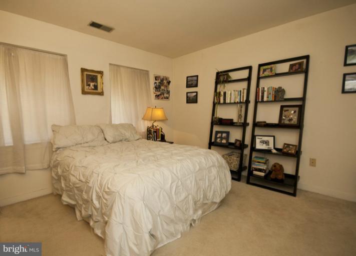 122 West Barre Street, Unit R Baltimore, MD 21201 - Photo 3 of 18 Bedroom (Master)