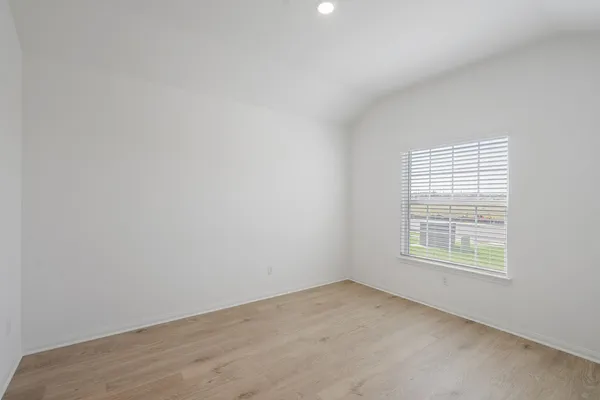 $2,205 | 100 Paria Court, Jarrell, TX 76537