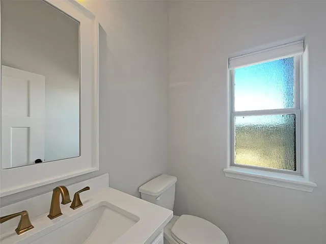 $600,000 | 405 Oak Mdw Lane, Weatherford, TX 76085