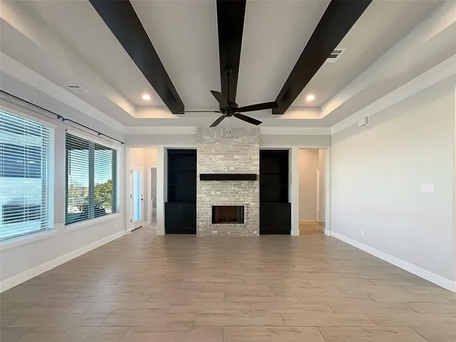 $600,000 | 405 Oak Mdw Lane, Weatherford, TX 76085