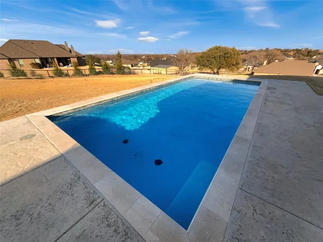 $600,000 | 405 Oak Mdw Lane, Weatherford, TX 76085