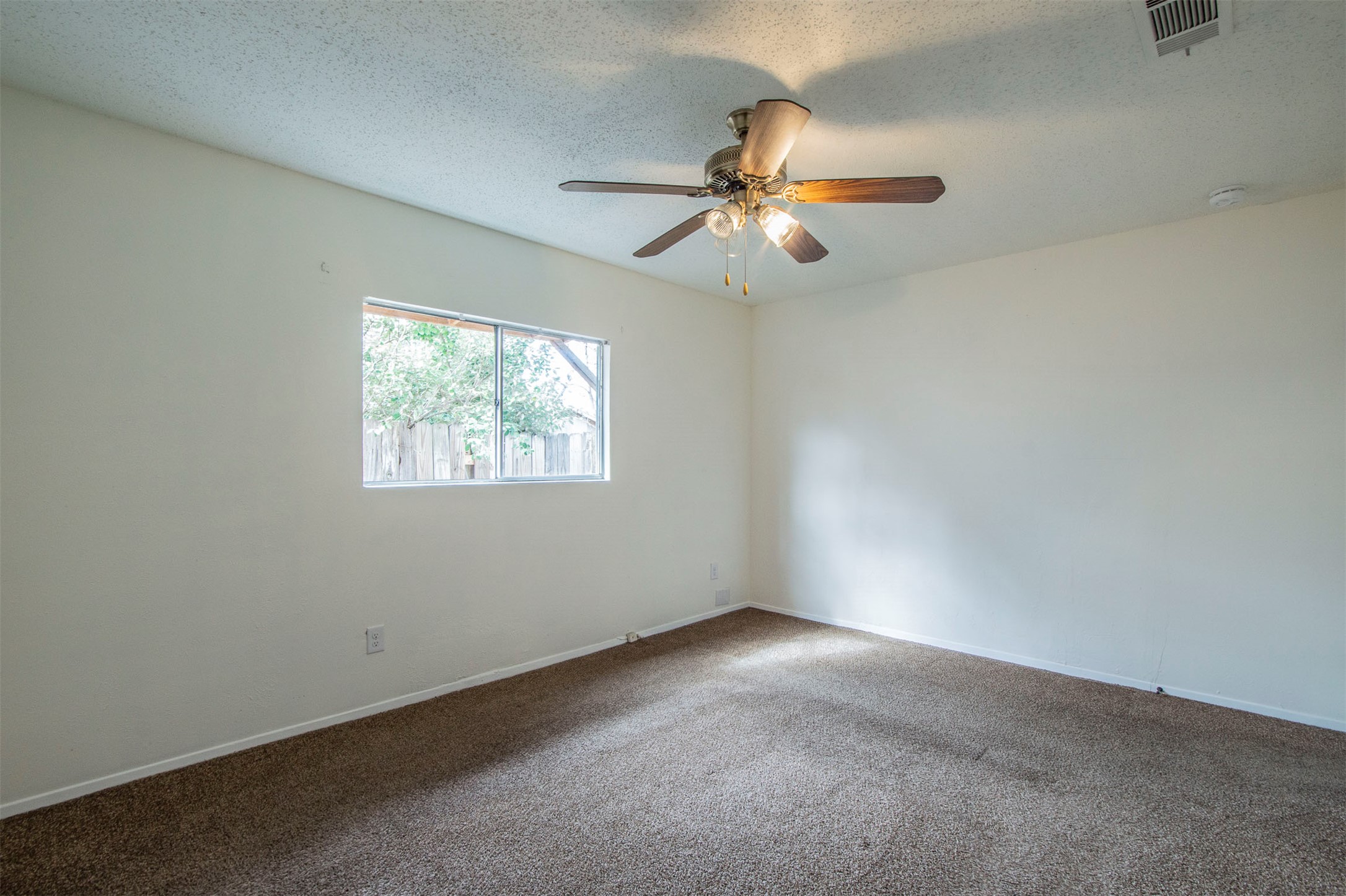 5804 Hammermill Run Austin, TX 78744 - Photo 8 of 15