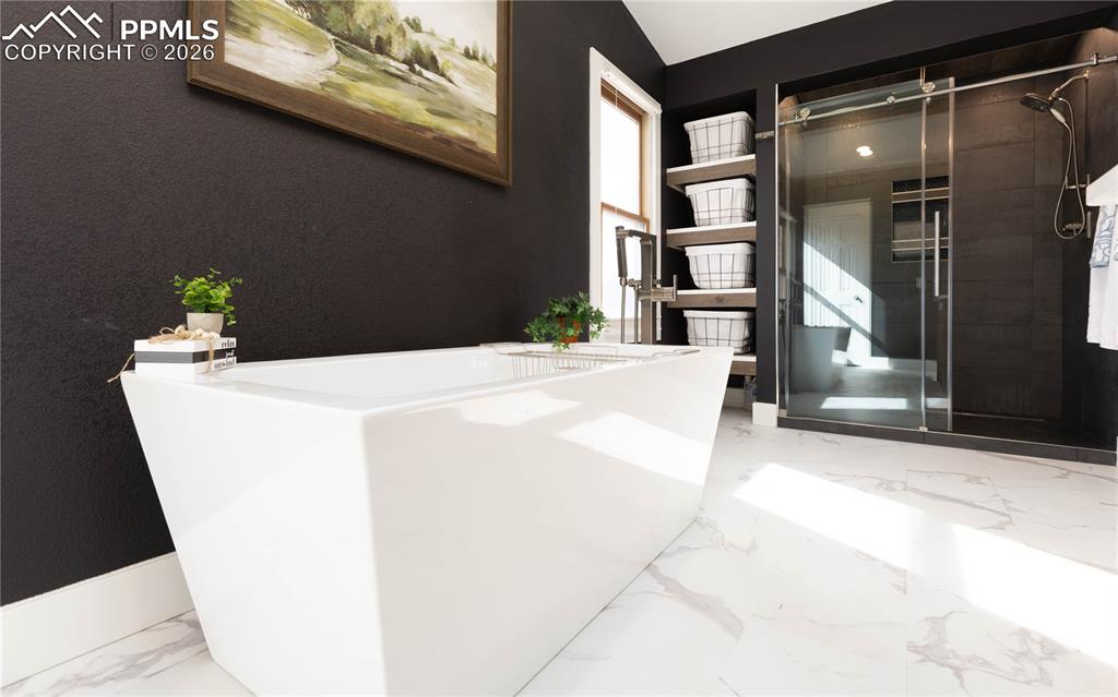 17840 New London Road Monument, CO 80132 - Photo 27 of 38 Tub and large shower