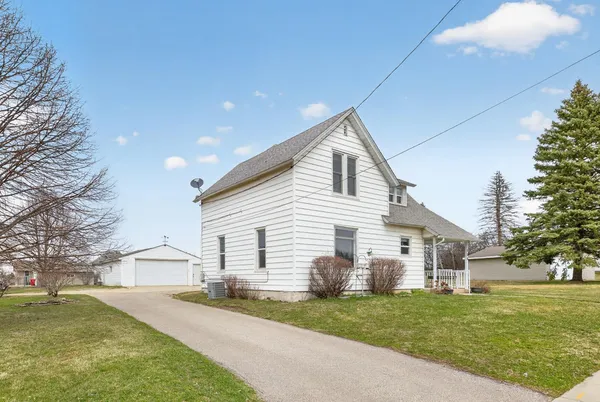 $250,000 | 109 4th Street Northeast, Stewartville, MN 55976