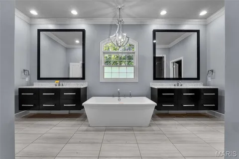 $871,250 | 425 Windwood Lake Drive, Cape Girardeau, MO 63701