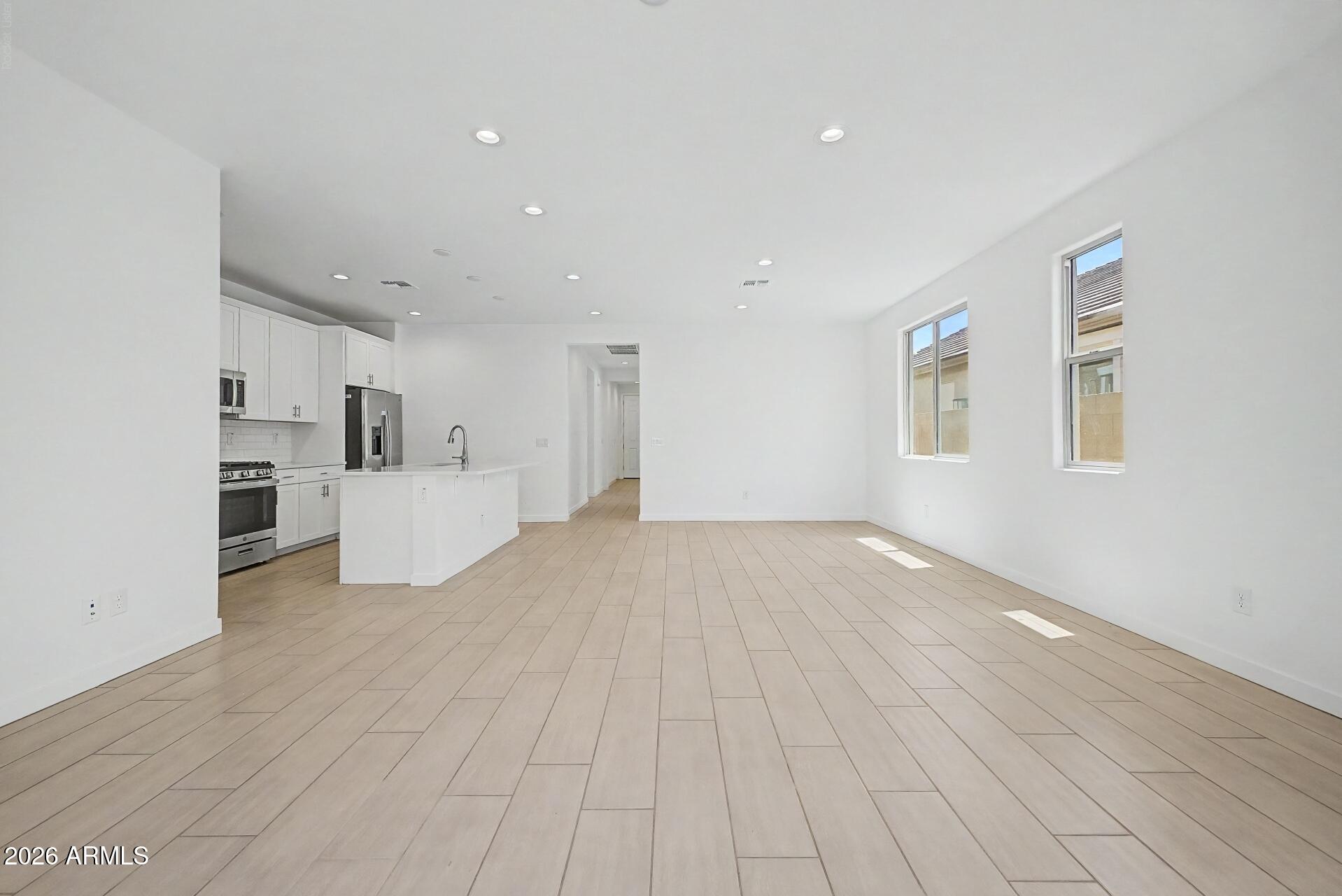 8038 West Granada Road Phoenix, AZ 85035 - Photo 9 of 39 11 Granada