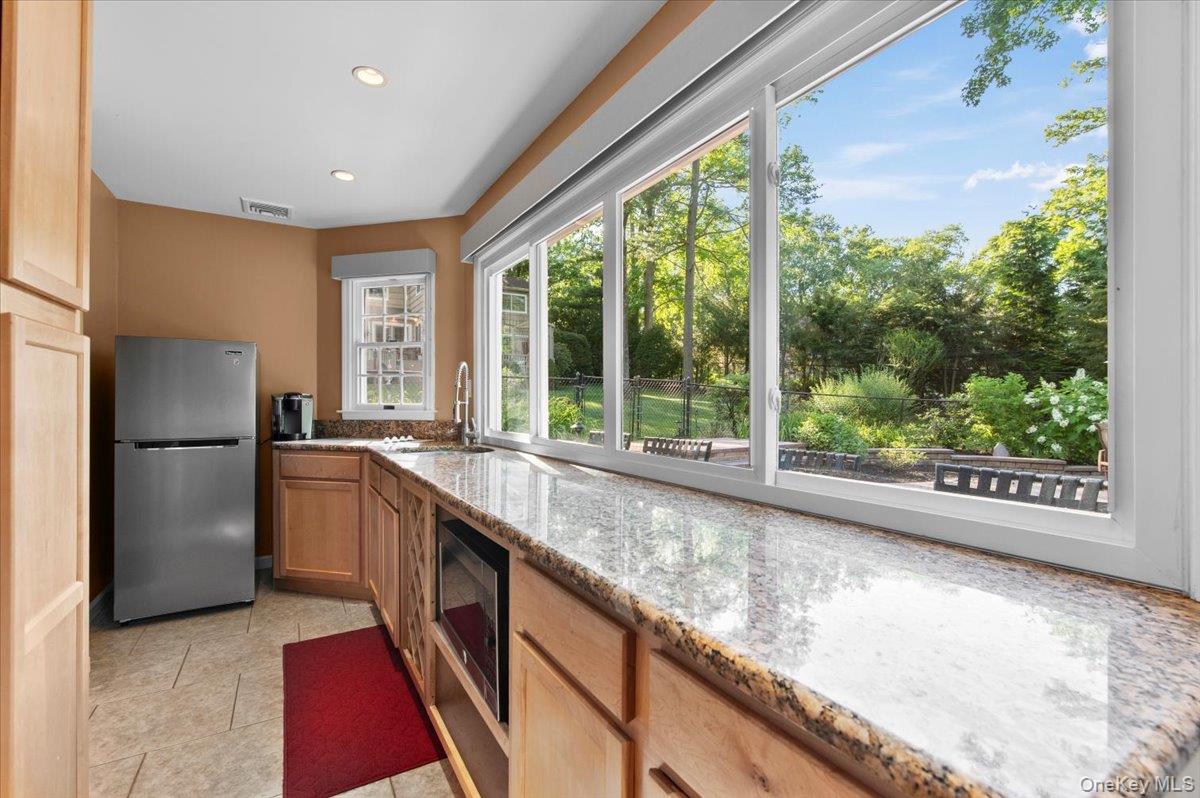 96 Plainview Road Woodbury, NY 11797 - Photo 31 of 38
