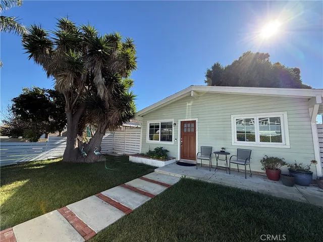 $3,450 | 8372 Hillhead Drive, Huntington Beach, CA 92646