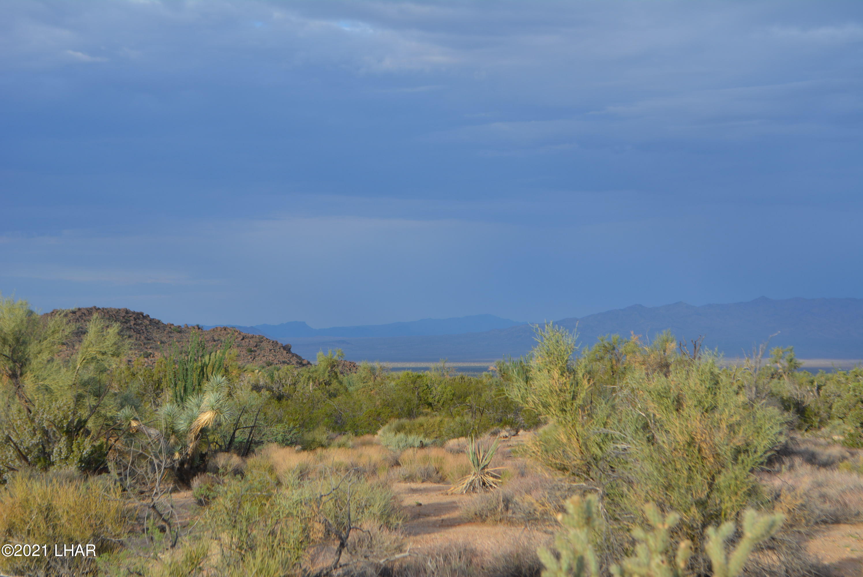 8 South Gold Mine Road Yucca, AZ 86438 - Photo 13 of 41 DSC_0064