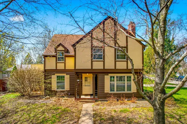 $300,000 | 1027 Cedar Avenue, Albert Lea, MN 56007