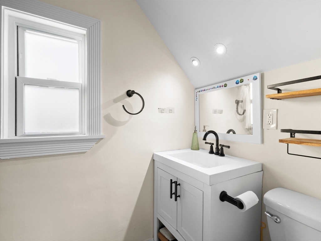 17 Preston Street Wakefield, MA 01880 - Photo 27 of 38